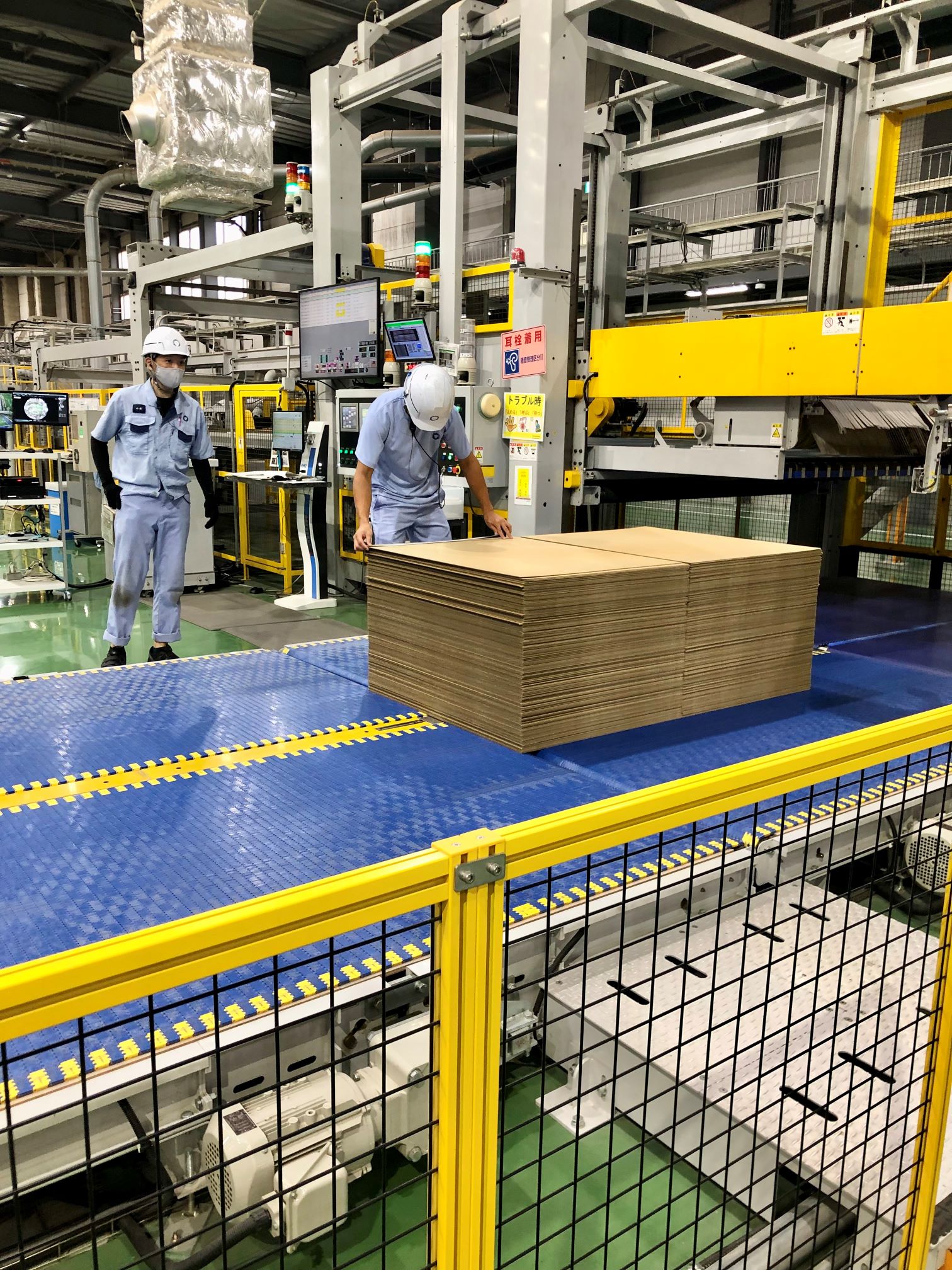 商品を手元に届けるのを支えるお仕事です